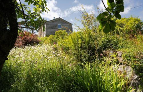 Naut Retreat - Idyllic hideaway with hot tub, gym & gamesroom ideally located in Zennor near St Ives - Photo 63