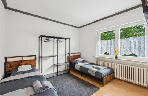 Velbert, gute Lage, Ideal für Geschäftsleute, Monteure, Messegäste, 3 Schlafzimmer, SmartTV - Foto 1