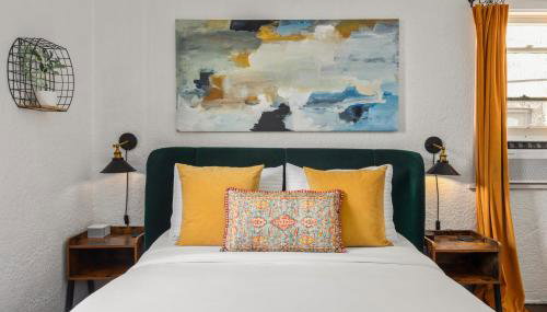 Visit the Beach from a Historic Downtown Apartment - NRP21-00092 - Foto 3