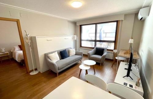 Estudio céntrico 2 con terraza y parking privado - Foto 2