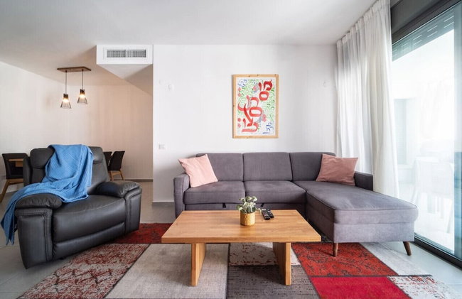 Beach Haven 3BR Apt by Sea N' Rent - Photo 23