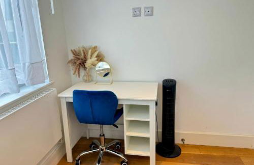 Modern 2 Bedroom Apartment in Central Croydon with Free Parking - Foto 22