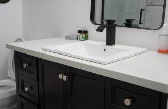 Stylish 4BR Prime Location Close to All! - Foto 7