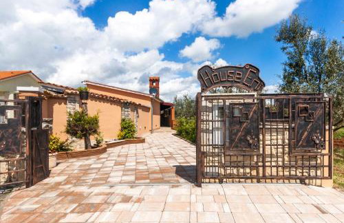 Industrial style studio house Eni, with Parking, BBQ, AC in Marčana, Ferienwohnung - Foto 1