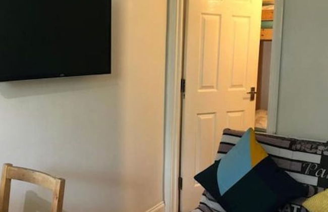 Small Modern Comfortable 2 Bedroom Apartment - Cmyr - Foto 14