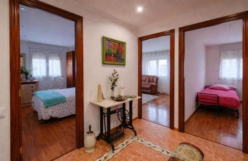 Piso completo para 5 personas en Gijón Casa Lantoxana - Foto 5