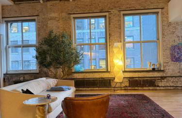 Sun-Filled Luxury Historic 2 Bedrooms apto - Photo 5