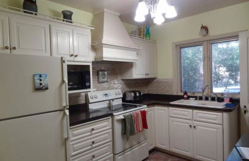 2 Blks St Marys Main Fl Beds Bath CoveredByFaith - Photo 9