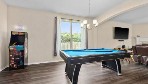 NEW 12 Bd Temple House, up to 14 PPL, Perfect for Families, Contractors, Large Groups, In Home Theatre, Arcade, Billiards - Professionally Managed By Stay Albatross Furnished Rentals - Foto 2