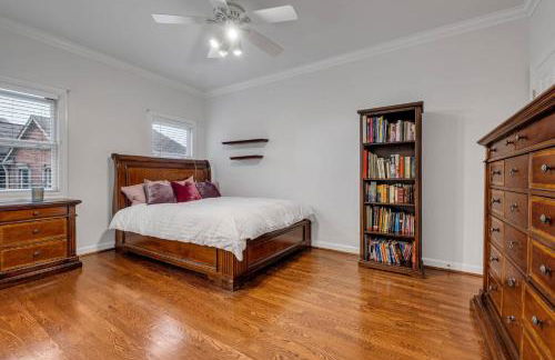 LakeFront | HotTub | Dock | 4BD4.5BA | FreeParking - Foto 11