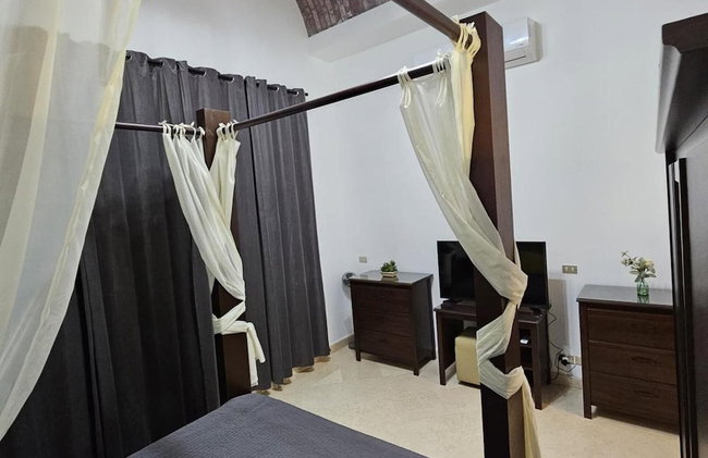 Villa Sleeps 6 With Heated Pool & Garden - Foto 6