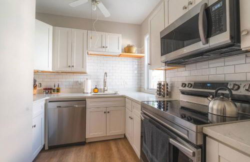 Charming 4-BDR - Walk to Downtown & Free parking! - Foto 1