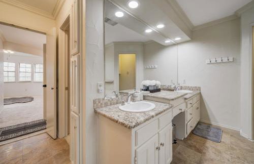 Trophy Haven Retreat With Pool - Foto 29