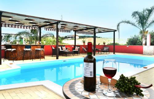 Villa Radiosa In Sicily with private fenced pool, Please read, leggete, HOST INFO for correct cost - Foto 44