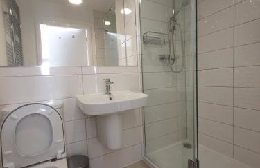 Lovely home close to City Center & Rail Station - Foto 6