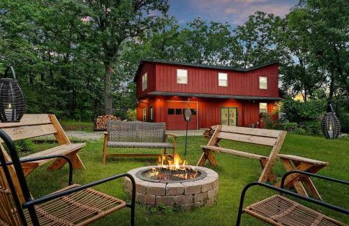 Rare Gem! Game Room, Hot Tub, Near Lake, Pet Ok - Foto 33