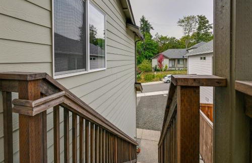 Easy Commuting! Modern SeaTac Unit with Fireplace - Foto 23