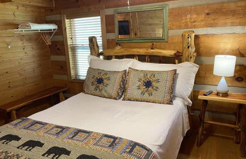 Sweet - 2 Bedrooms, 2 Baths, Sleeps 6 Cabin by RedAwning - Foto 19