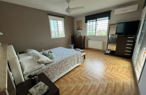 Villa Loli, Chalet con piscina, cerca de la playa y la ciudad - Photo 31