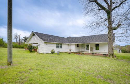 Quiet Marion Getaway with Fireplace! - Foto 27