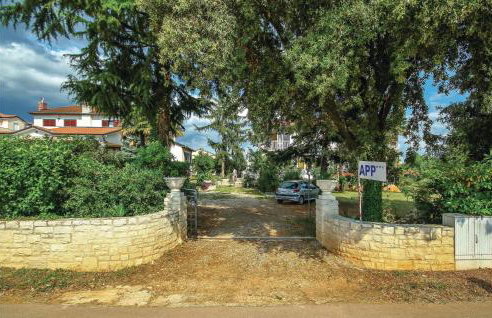 Beautiful Apartment In Umag With Wifi - Foto 10