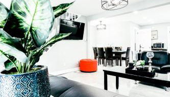 2 Homes, 1 Stay-7BR Niagara Falls Compound - Foto 3