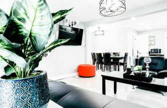 2 Homes, 1 Stay-7BR Niagara Falls Compound - Foto 3