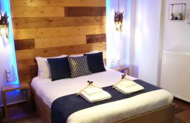 REST On The Pedestrian Street - Photo 16