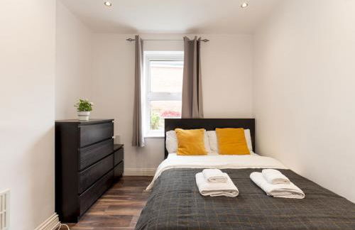 Pass the Keys 2BR House Garden Sleeps 6 Elizabeth Line - Foto 24