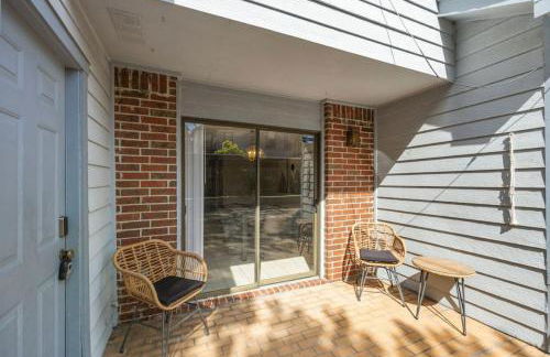 Modern Montrose 2BR Townhome Sleeps 10 with Gated Parking - Foto 8