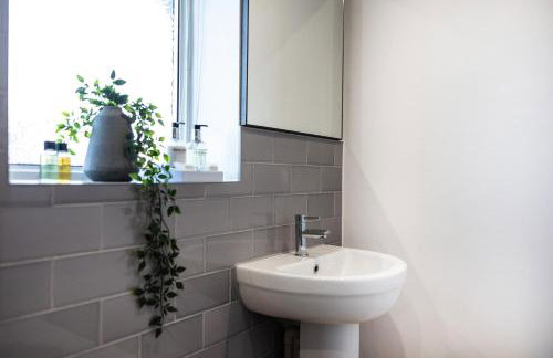 The Heart - Cosy 3 bedroom house with double driveway and Garden in Manchester - Foto 47