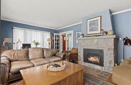 Majestic Family Home in Saratoga New York - Photo 10