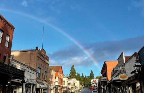 Spacious Cozy and Renovated Mountain Retreat - Foto 47