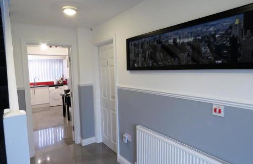 StayNEC Moat House Birmingham - For Company, Contractor and Leisure Stays - NEC, HS2, JLR, Airport - Foto 2