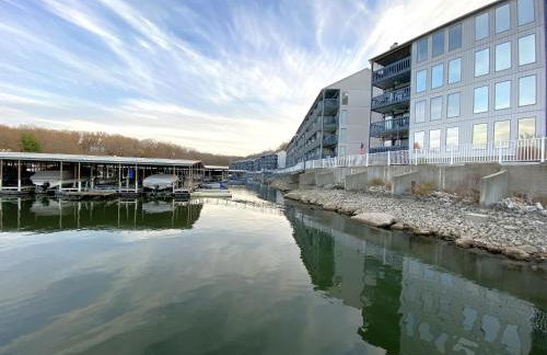 B Lakefront! Remodeled, Boat Slip, Patio Views, Pool, Boat Ramp, WIFI - Foto 56