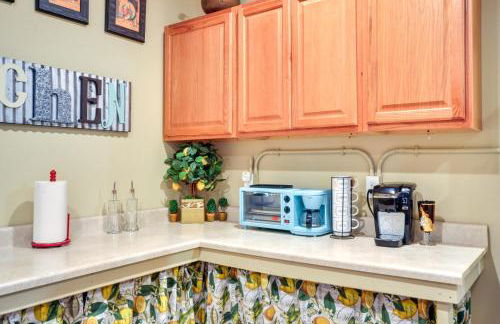 Inviting Studio with Patio, 15 Mi to Portland! - Foto 15