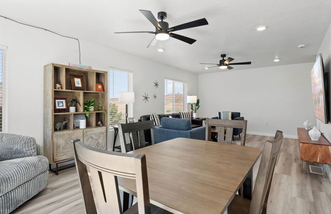 Touch of Class Stunning 5 Bdr! - Photo 57