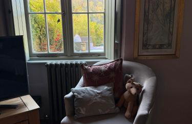 Charming Escape - Dog-Friendly Writer's Stone Cottage in the Stroud Valleys - Photo 11