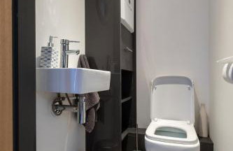 Central Penzance, Modern stylish home, Near Seafront with Gated parking - Photo 27