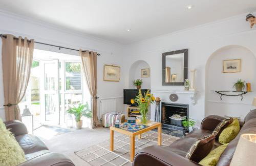 Number 1 Admiralty Cottages - Photo 1