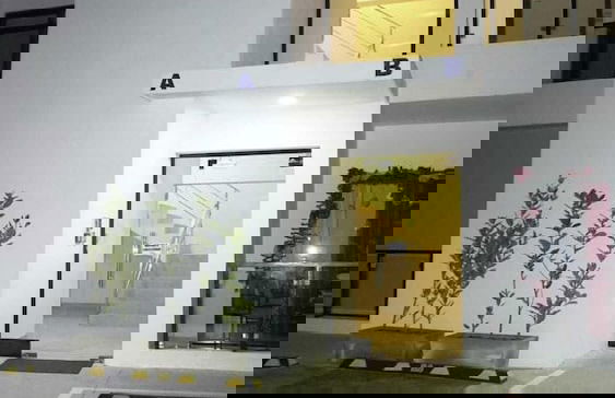 Confidence Luxurious Apartment - Photo 18