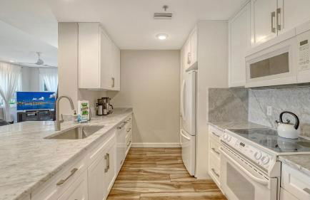 Waterfront, Spa, Pool, Private Paradise on Longboat Key - Photo 9