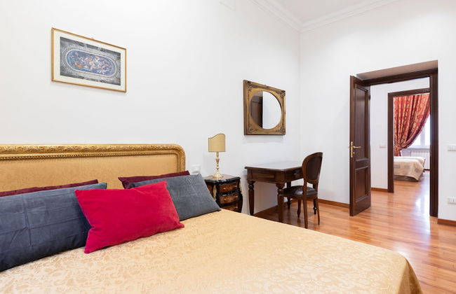 Elegant Salandra Suite - Photo 18