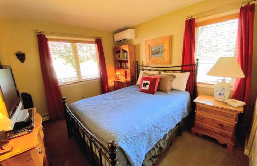 F8 Luxurious Mt Washington Hotel golf course home Wifi cable air conditioning - Foto 24