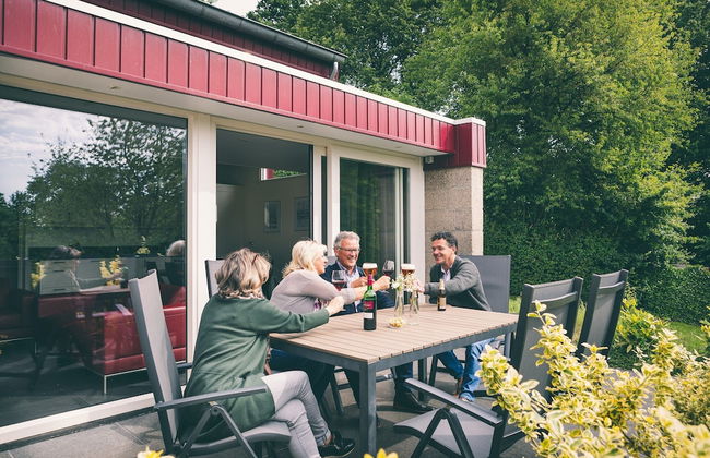 Well-kept Bungalow With Fireplace Near Valkenburg - Photo 28