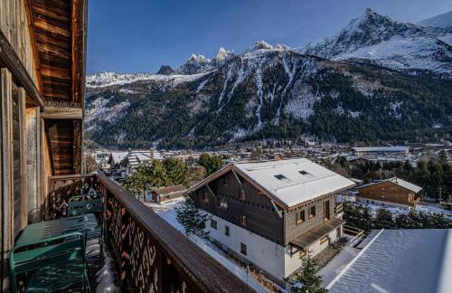 Toits des Pècles Top-Floor Alpine Apartment with Stunning Mont-Blanc View - Photo 14