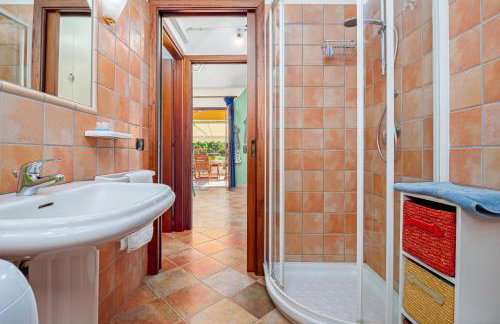 Agata verde con terrazza e giardino - Foto 18