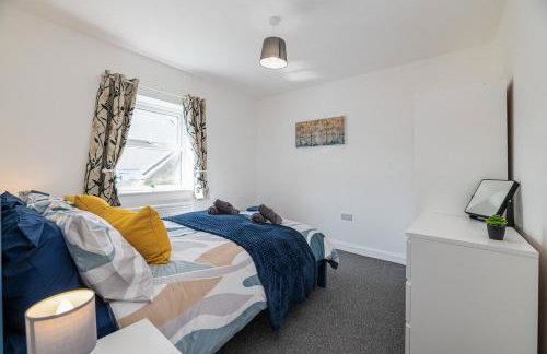 4BR New Build - Near Ferry Port - Great for Groups - Foto 23