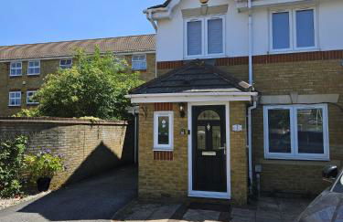 Heathrow Modern House with Parking & Fast WiFi - Foto 68