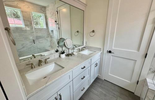 Wharf Street Coastal Escape - 3BR Old Town Luxury - Photo 20